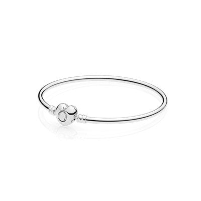 PANDORA Bracelet Jonc Moments en Argent, Fermoir Coeur Logo 596268